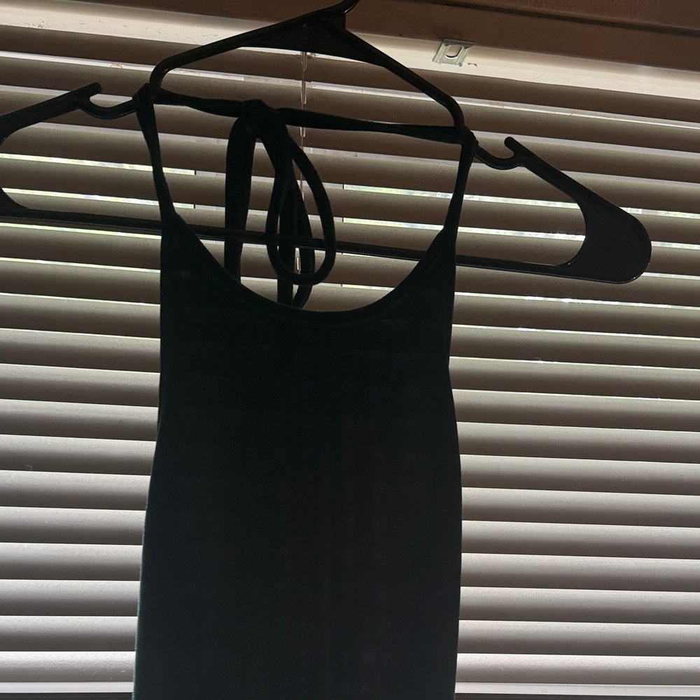 Elegant Black Sleeveless Dress
